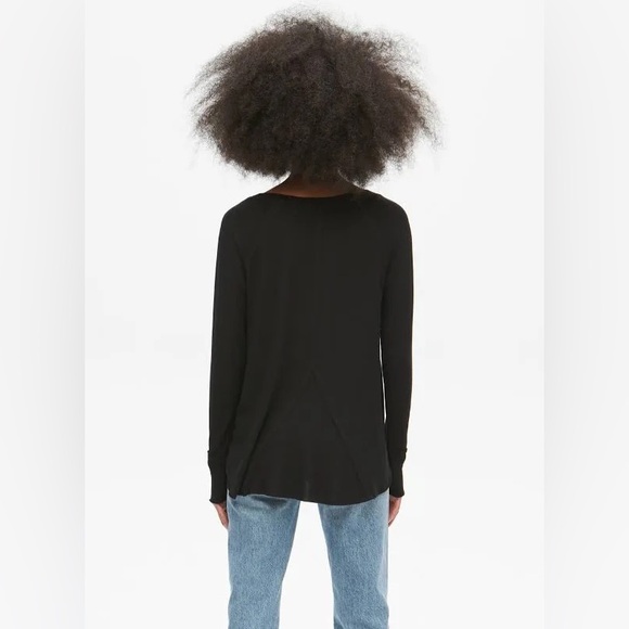 Michael Stars Treasure Notch Top - Picture 2 of 7